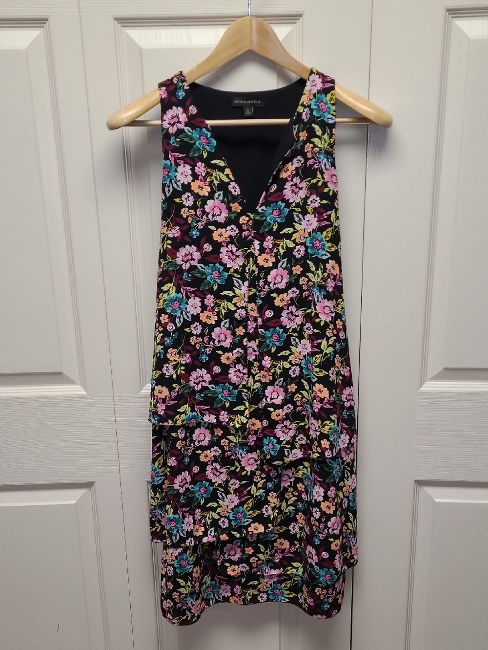 Banana Republic Black Floral Sleeveless V-Neck Mini Shift Tank Sheath Dress S